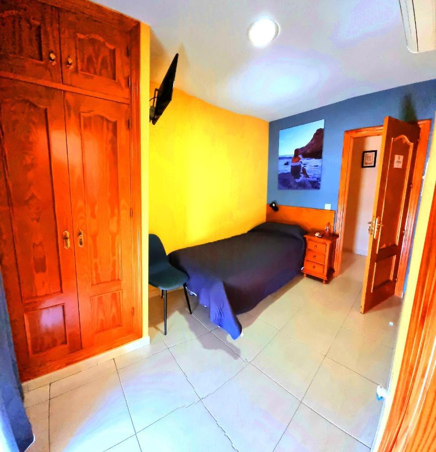 Hostal La Estacion Benajarafe Exterior photo