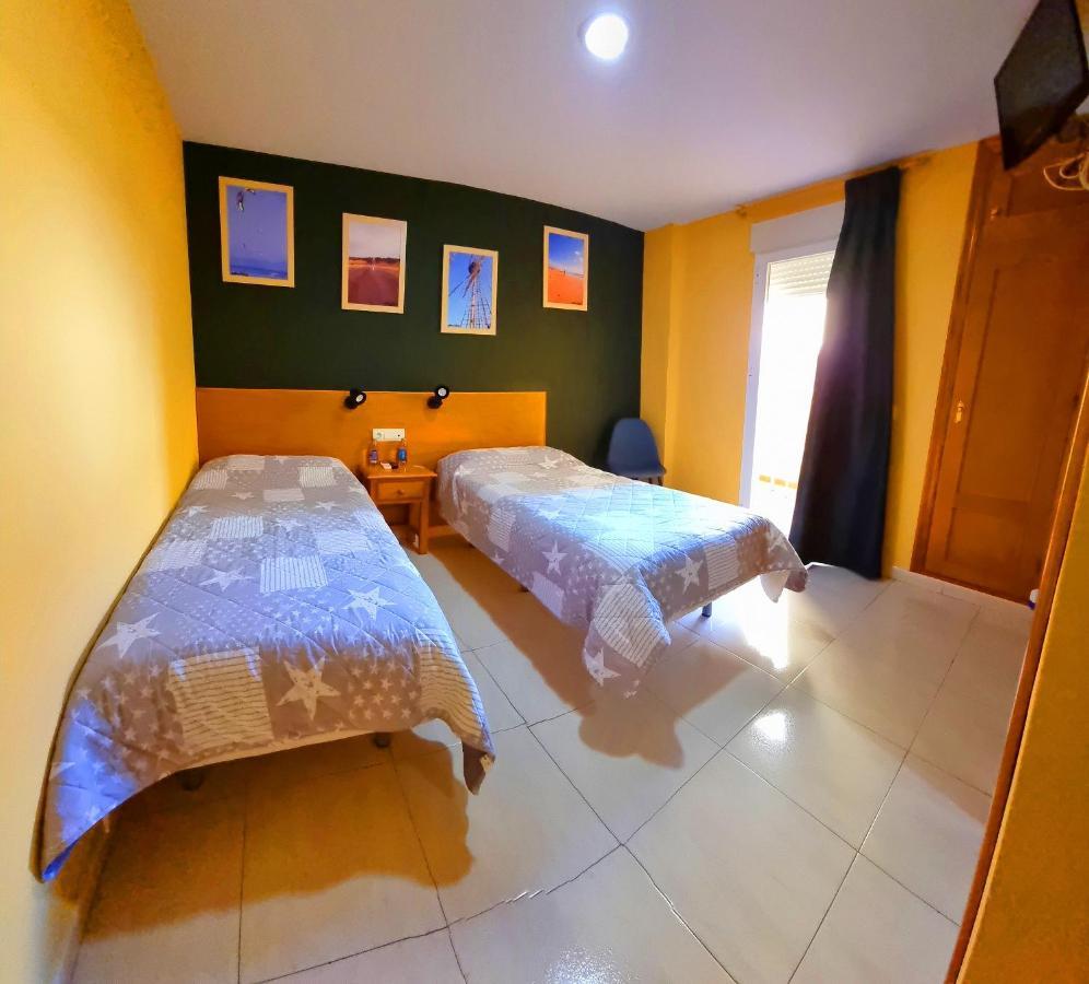 Hostal La Estacion Benajarafe Exterior photo